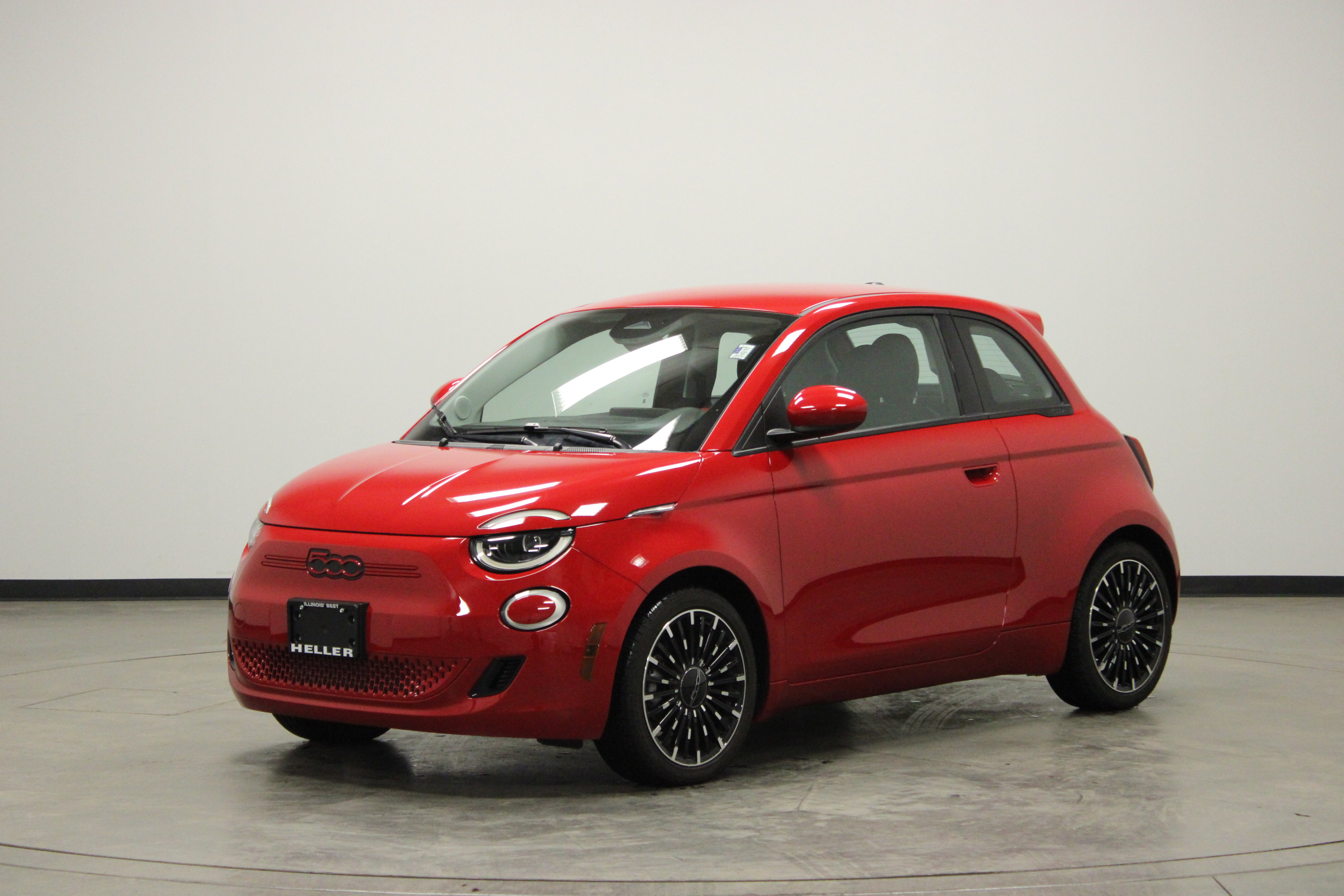 Used 2024 FIAT 500 e (RED) image 4