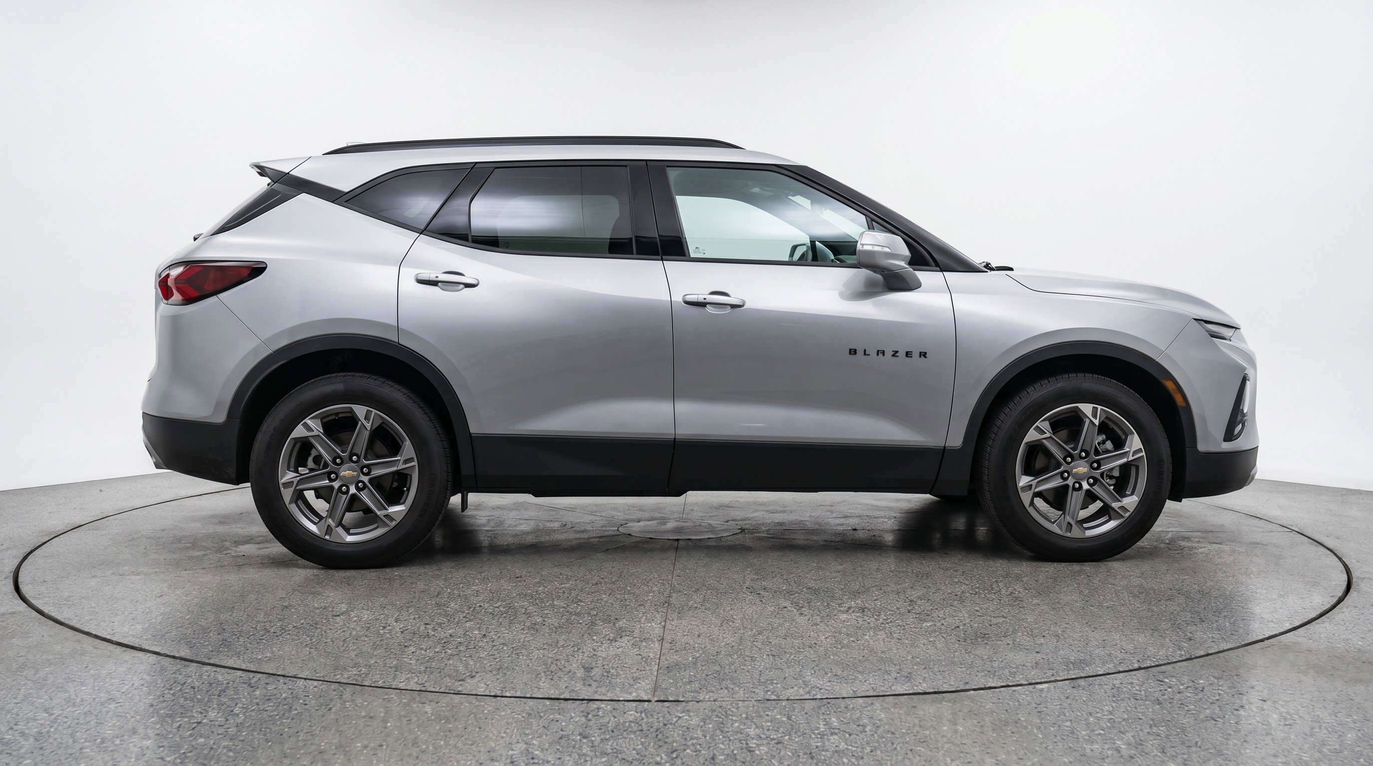 Used 2025 Chevrolet Blazer LT FWD image 11