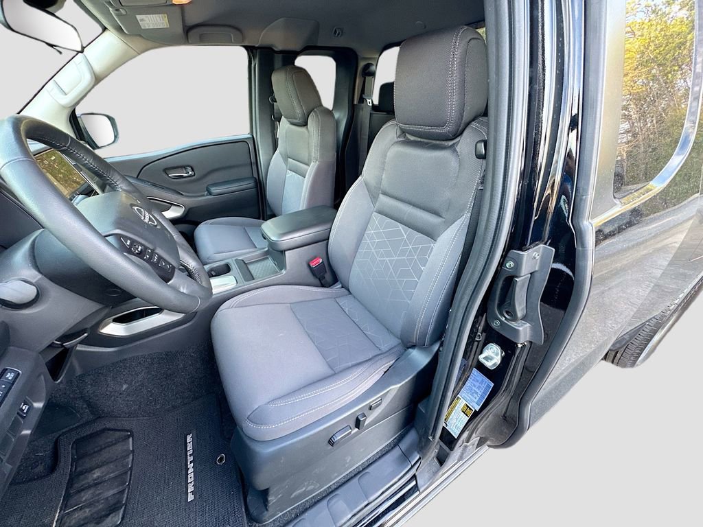 Used 2025 Nissan Frontier SV w/ SV Convenience Package image 20