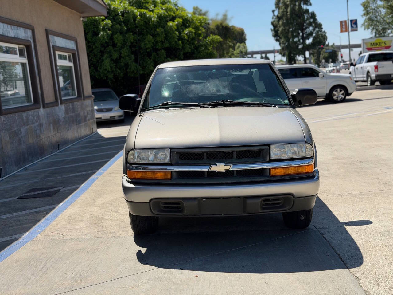 Used 2000 Chevrolet S10 Pickup LS w/ Preferred Equipment Group RWD image 3