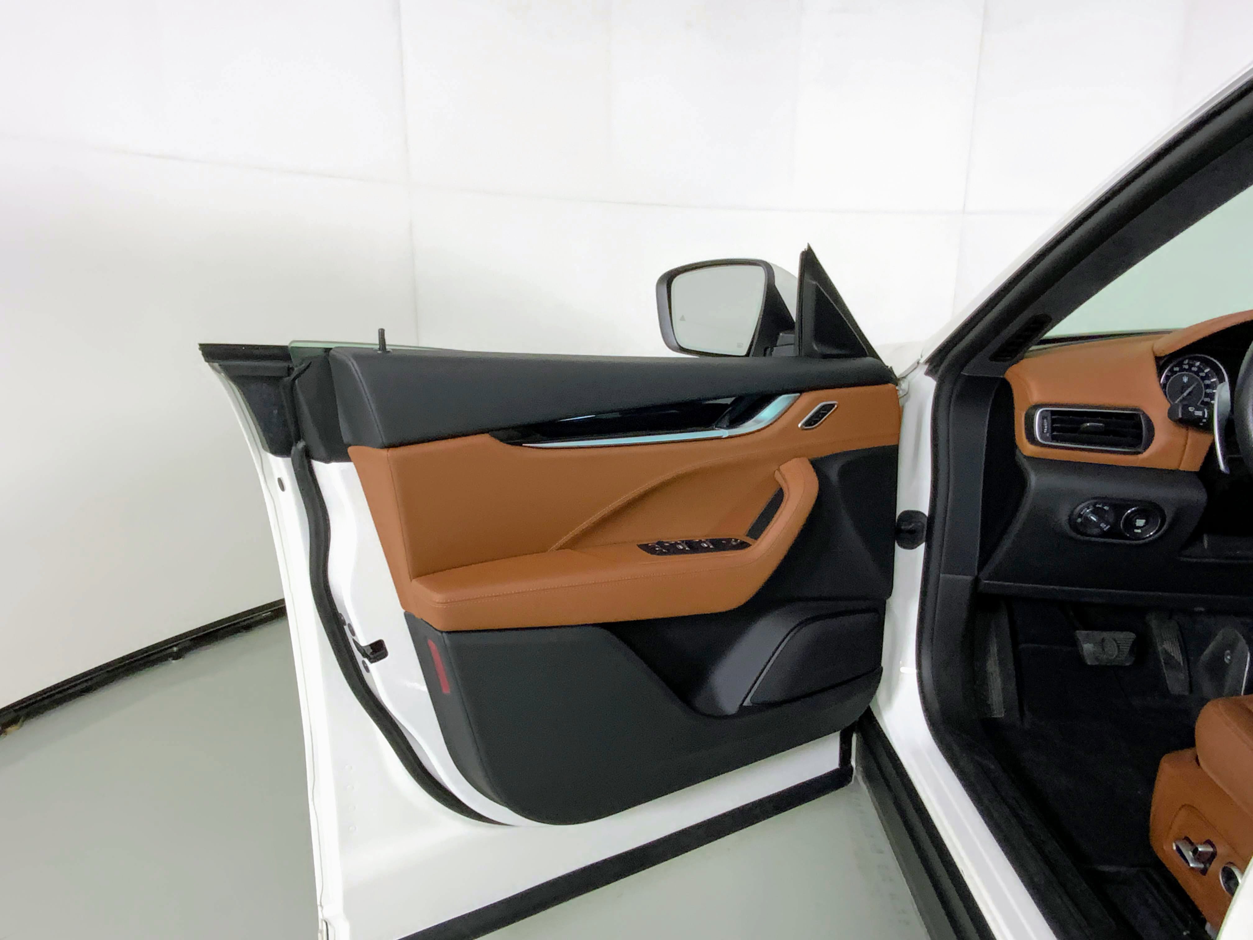 Certified 2022 Maserati Levante GT image 21