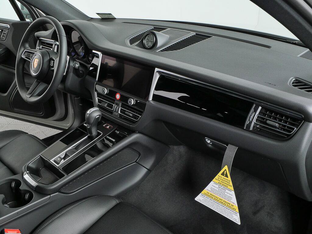Certified 2026 Porsche Macan Turbo AWD/4WD image 24