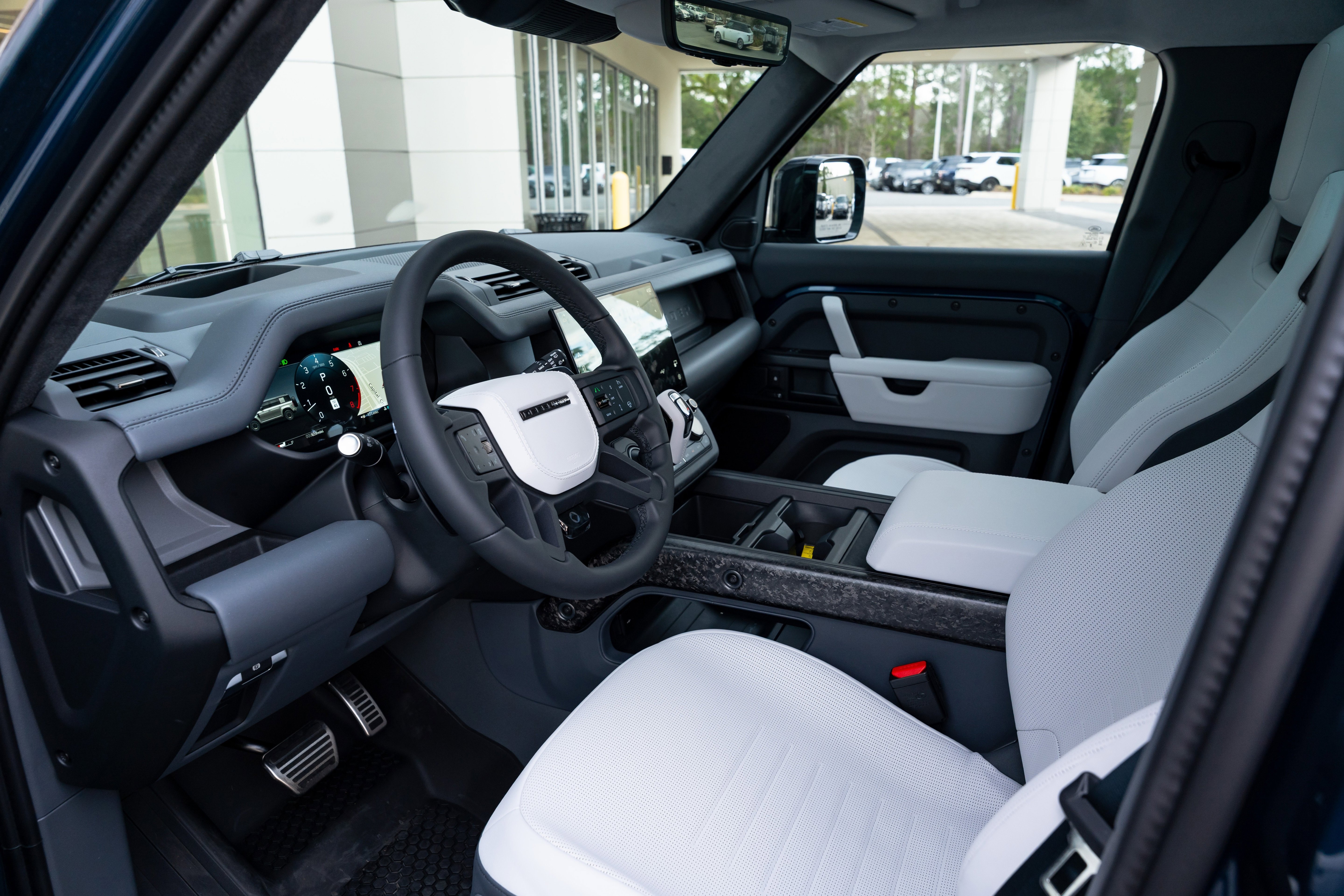 Used 2026 Land Rover Defender 110 OCTA image 22