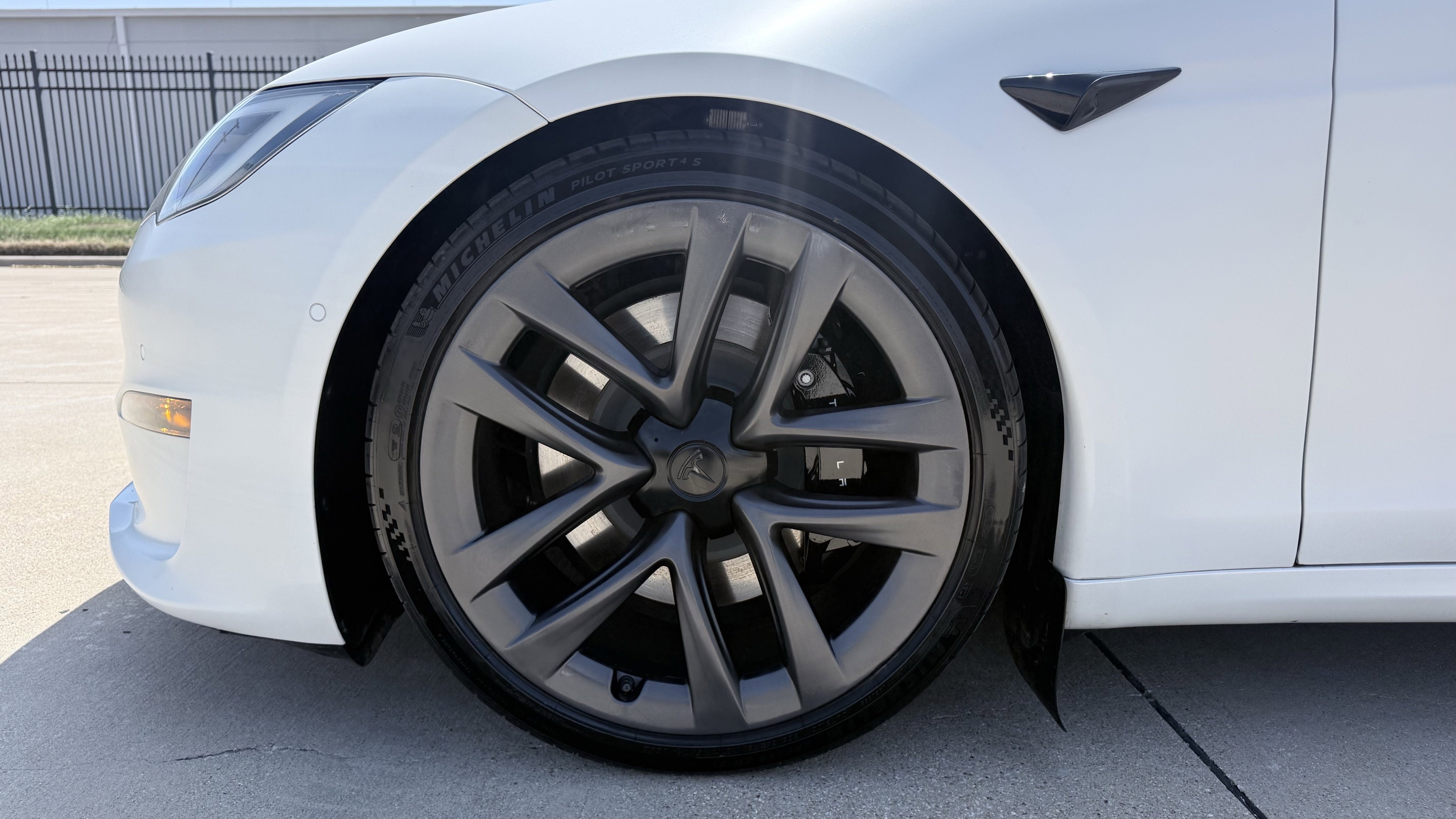 Used 2022 Tesla Model S Plaid image 20