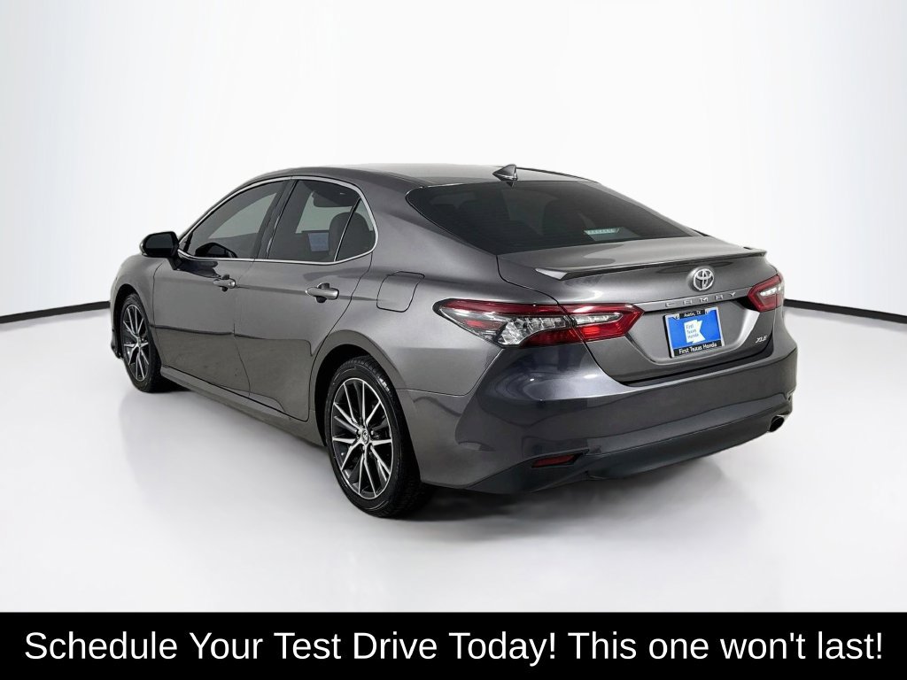 Used 2021 Toyota Camry XLE FWD image 5