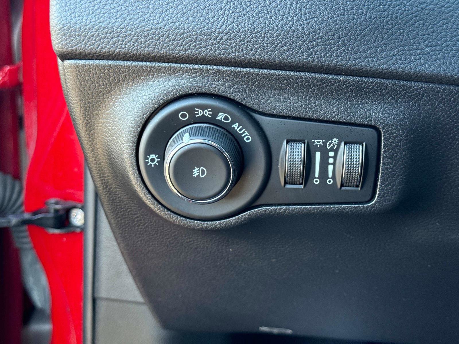 Used 2021 Jeep Compass Latitude w/ Sun and Sound Group image 31