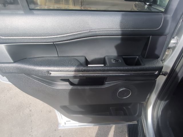 Used 2024 Ford Expedition XLT image 27