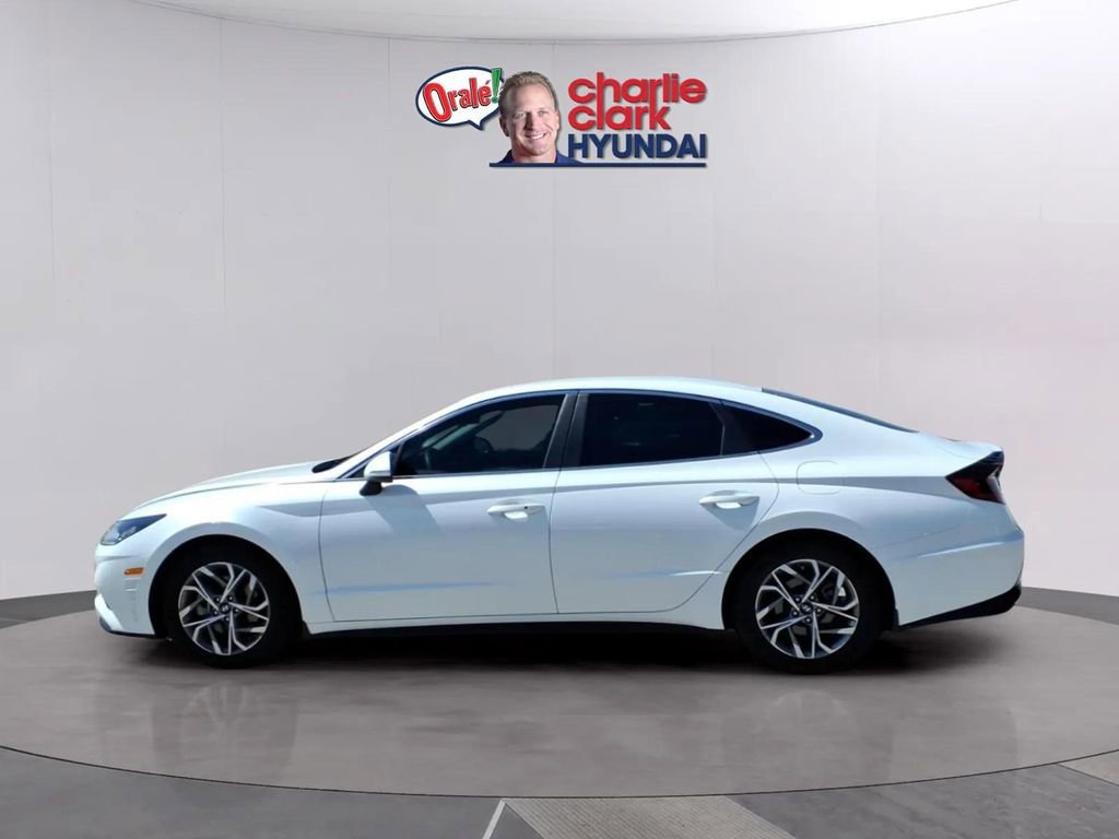Used 2022 Hyundai Sonata SEL image 2