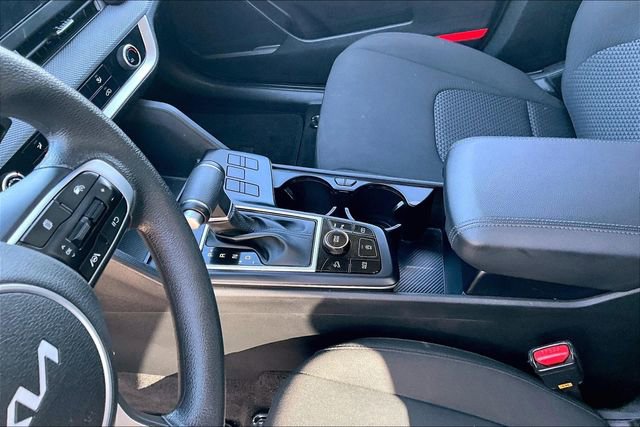 Used 2025 Kia Sportage LX image 14
