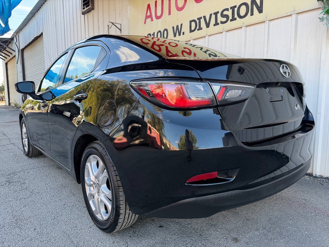 Used 2016 Scion iA FWD image 11