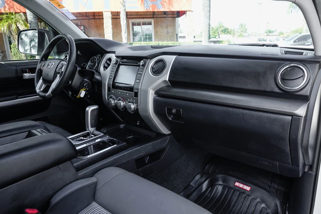 Used 2017 Toyota Tundra SR5 w/ SR5 Upgrade Package image 33