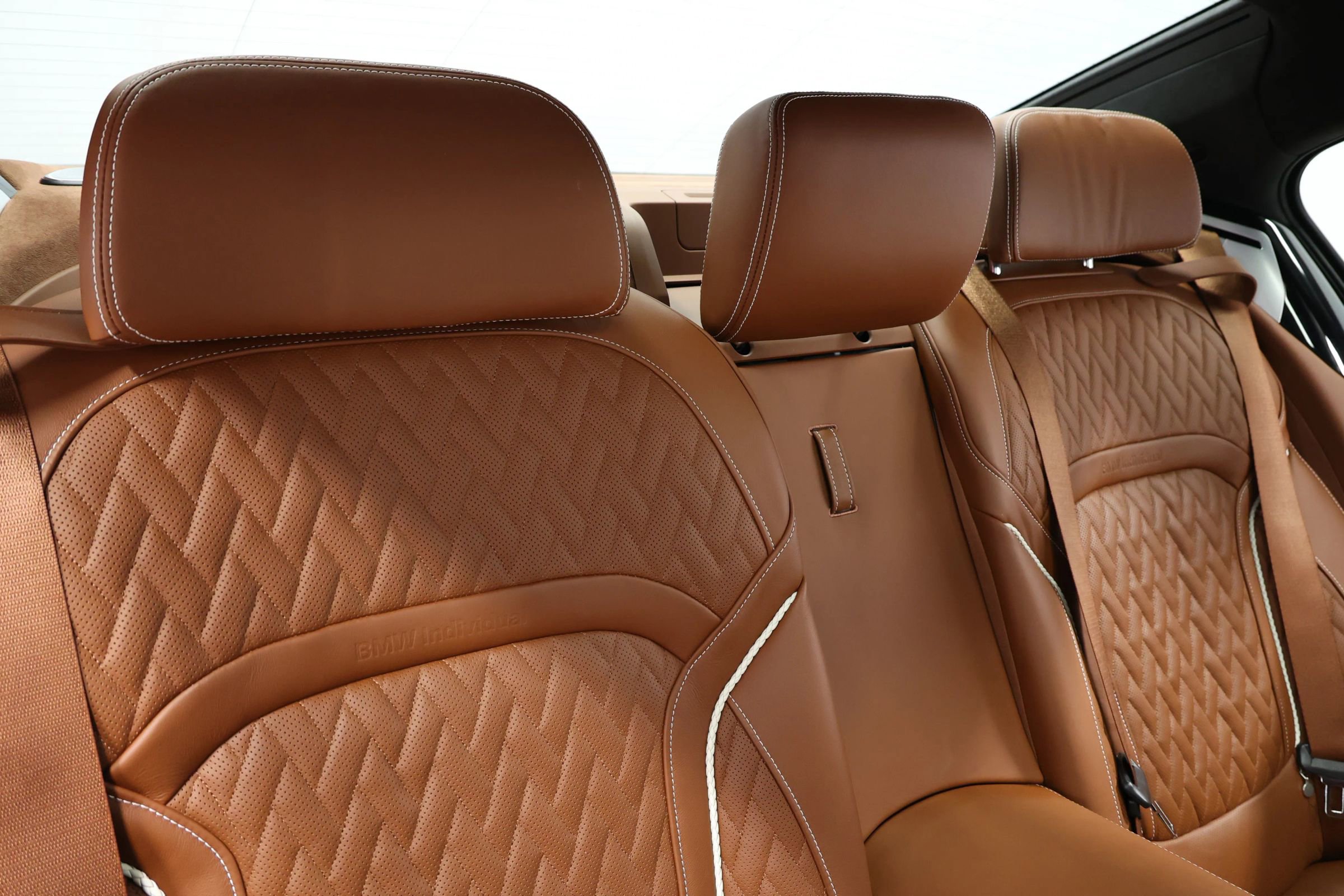 Used 2022 BMW M760i xDrive w/ Luxury Rear Seating Package image 82