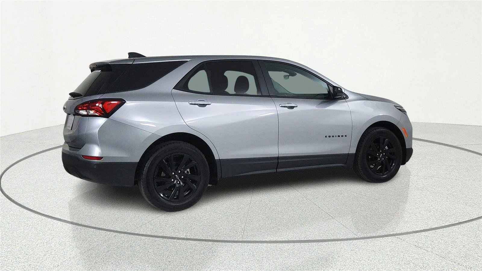 Used 2024 Chevrolet Equinox LS w/ LS Convenience Package FWD image 4