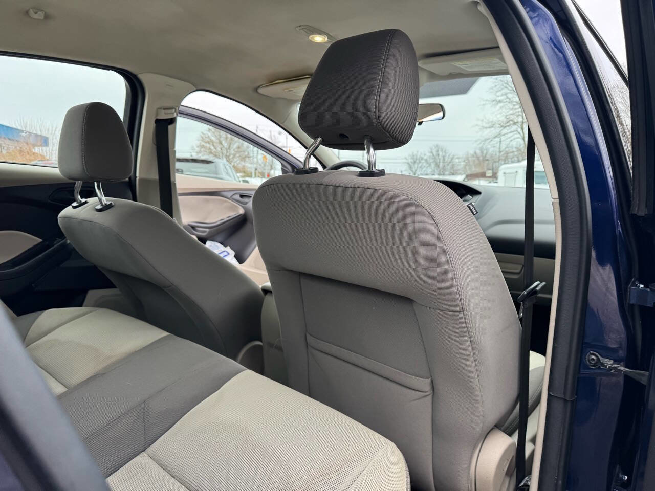 Used 2012 Ford Focus SE image 39