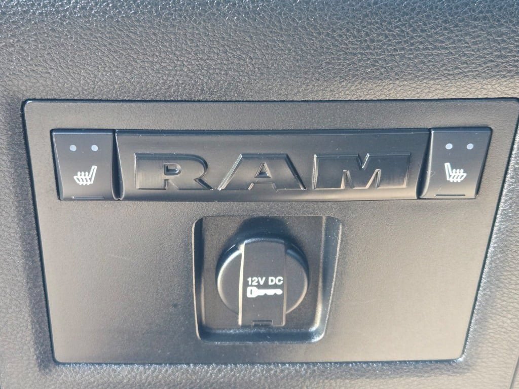 Used 2014 RAM 1500 Laramie w/ Convenience Group AWD/4WD image 18