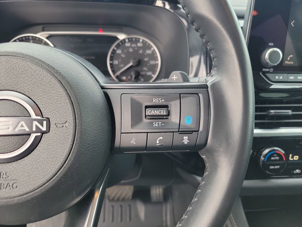 Used 2024 Nissan Pathfinder SV FWD image 19