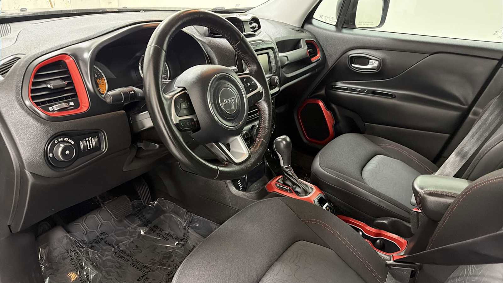 Used 2015 Jeep Renegade Trailhawk w/ Popular Equipment Group AWD/4WD image 12