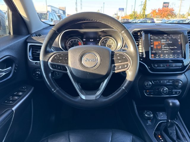 Used 2019 Jeep Cherokee Limited w/ Technology Group AWD/4WD image 17