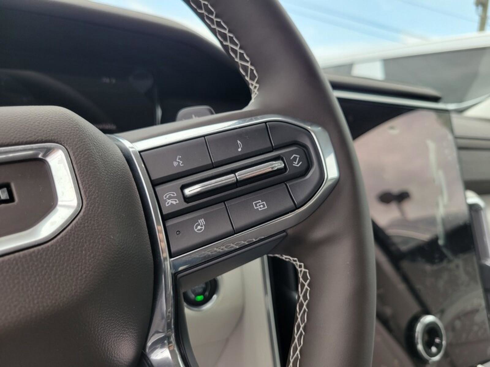 New 2026 GMC Acadia Denali w/ Super Cruise Package image 14