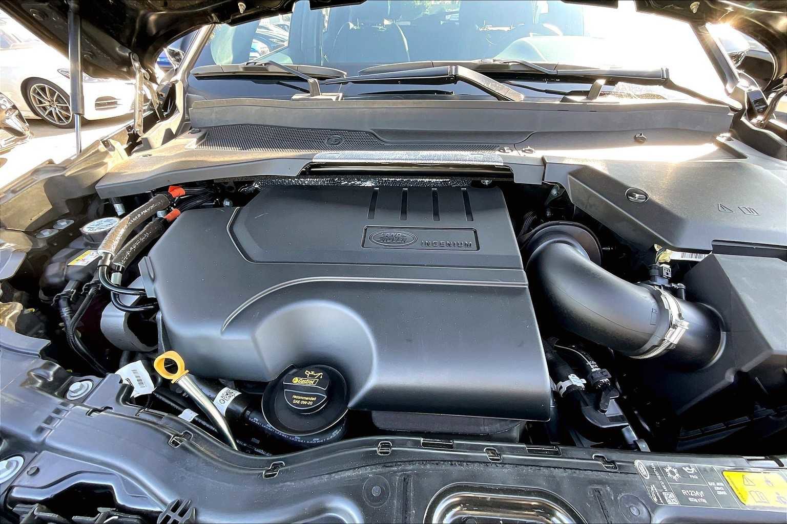 Used 2025 Land Rover Discovery Sport Dynamic SE image 13