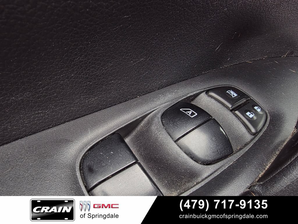 Used 2017 Nissan Rogue SV AWD/4WD image 11