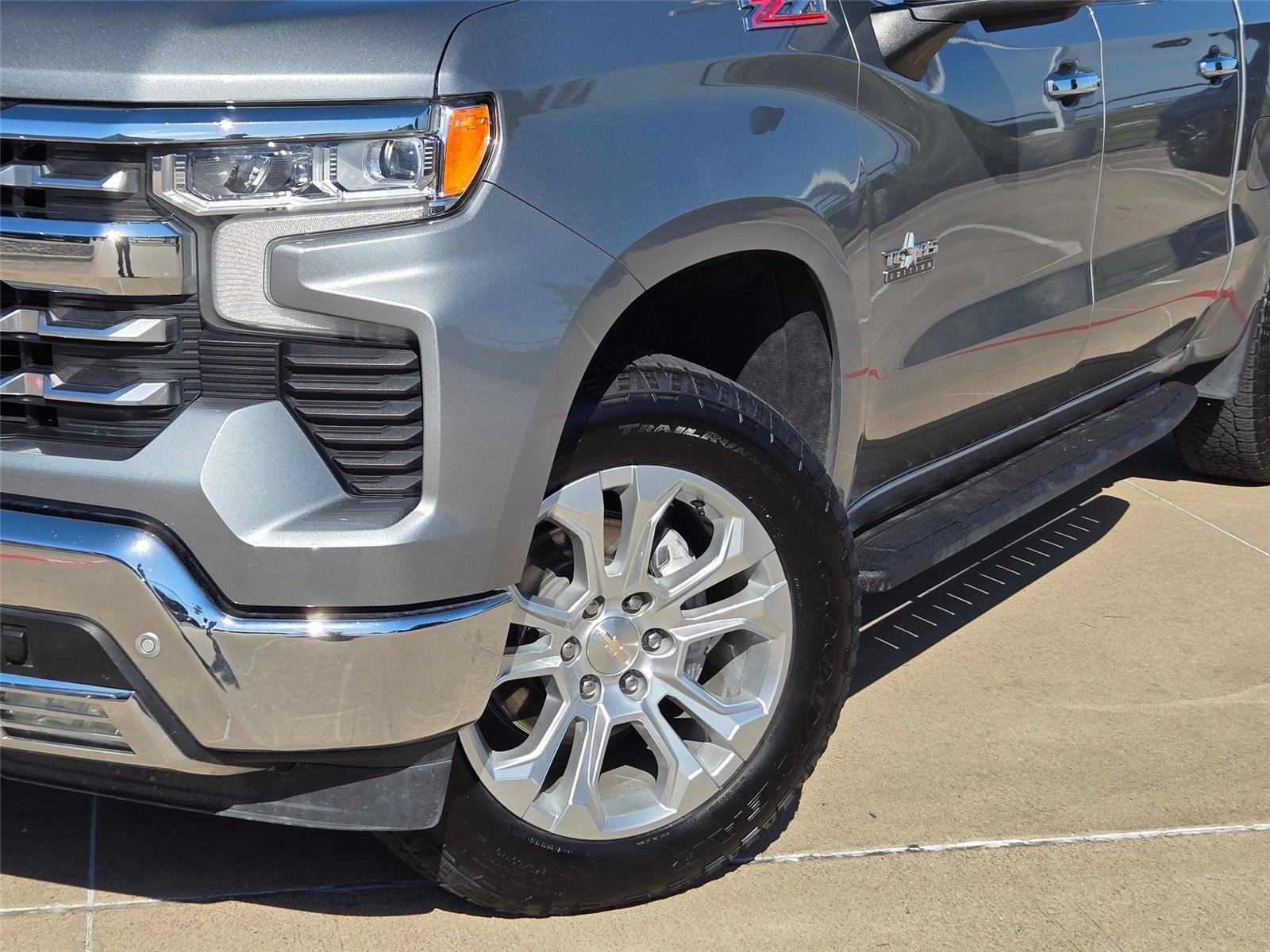 Used 2024 Chevrolet Silverado 1500 LTZ AWD/4WD image 6