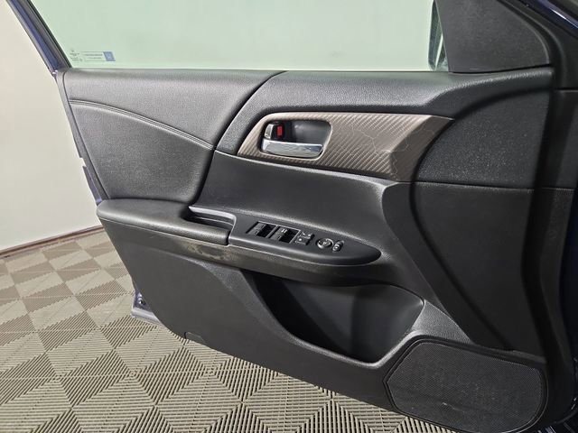 Used 2017 Honda Accord Sport image 26
