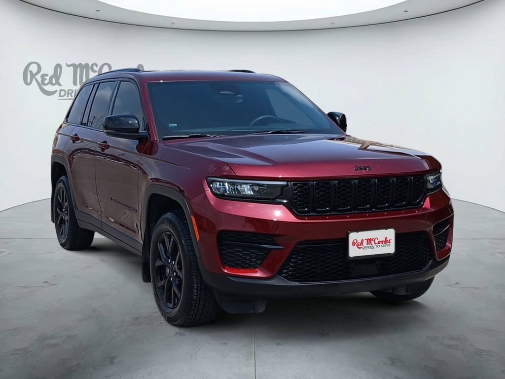 Used 2025 Jeep Grand Cherokee Altitude AWD/4WD image 7