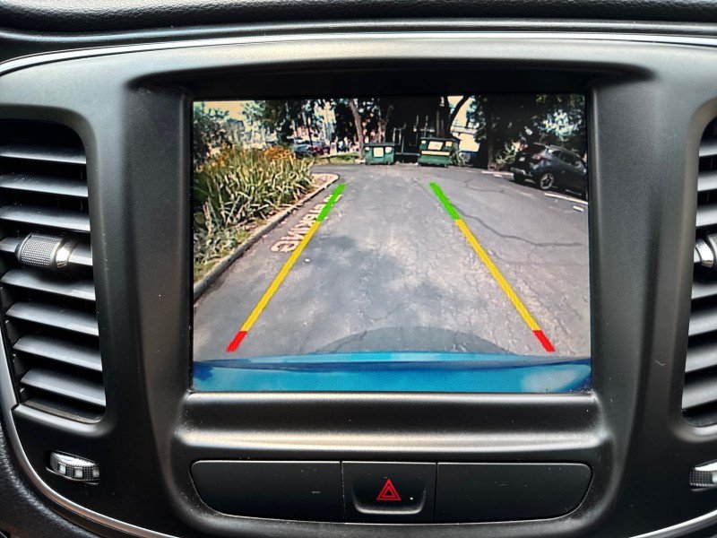 Used 2017 Chrysler 200 Limited Platinum FWD image 23