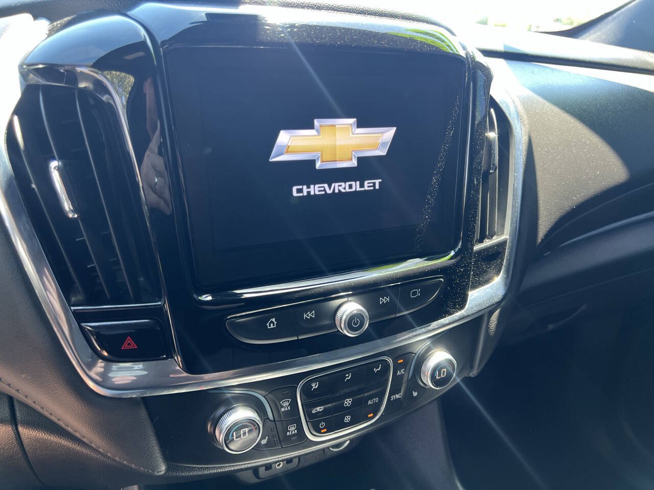 Used 2023 Chevrolet Traverse LT AWD/4WD image 4