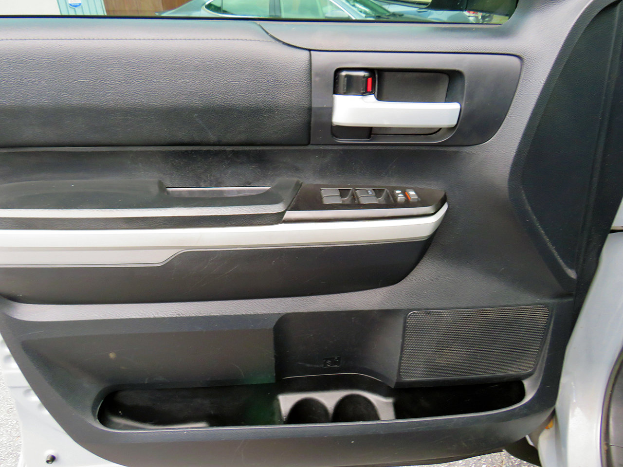 Used 2018 Toyota Tundra SR5 w/ SR5 Upgrade Package image 16