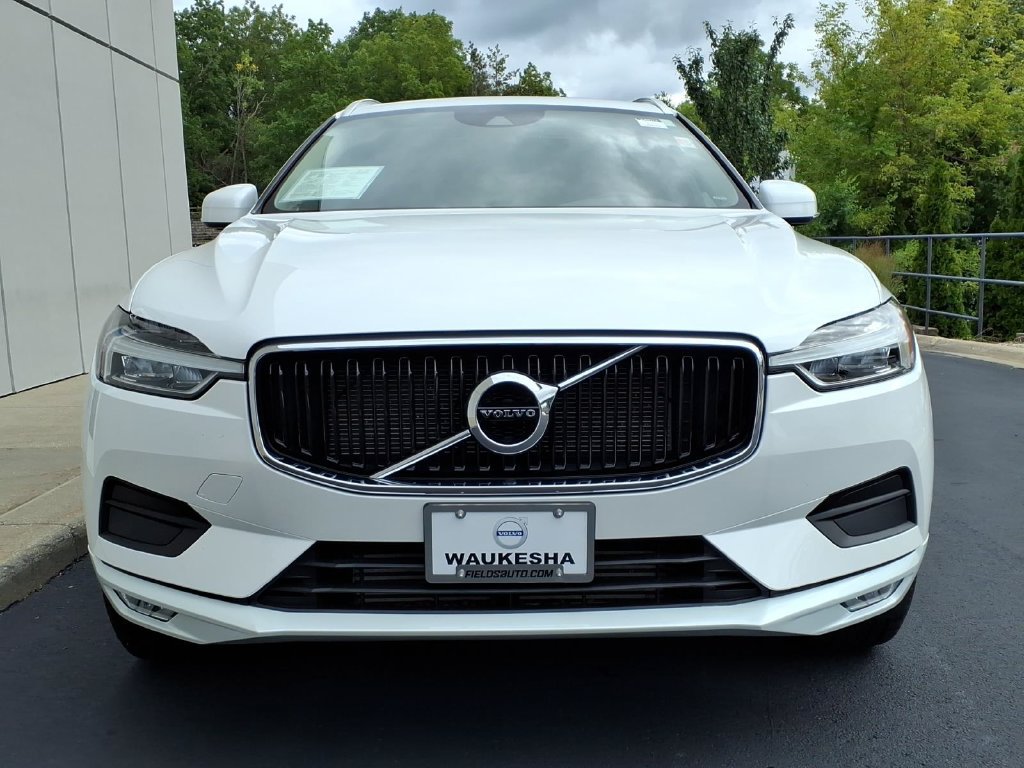 Used 2021 Volvo XC60 T5 Momentum w/ Climate Package AWD/4WD image 2