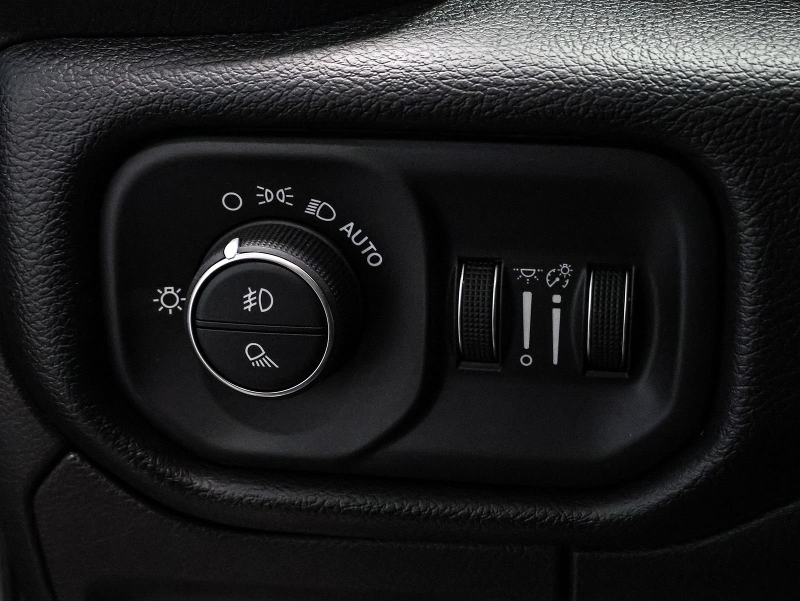 Used 2021 RAM 1500 Laramie w/ Sport Appearance Package AWD/4WD image 33