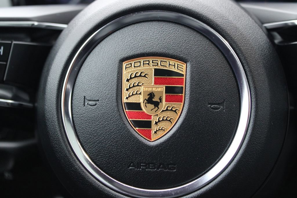 Used 2022 Porsche Macan image 19