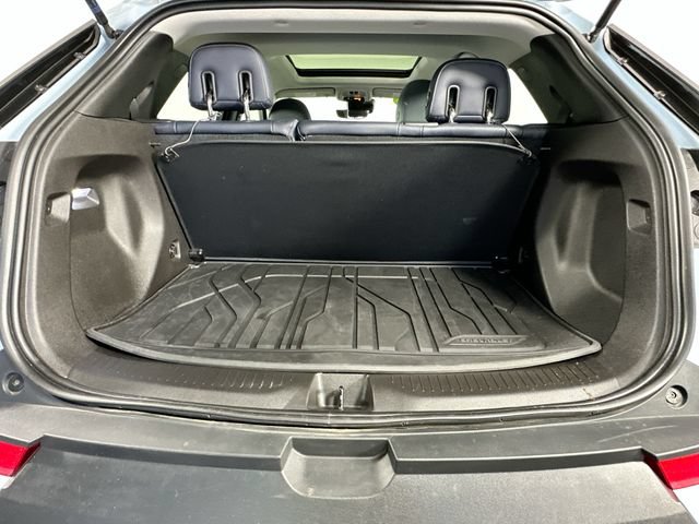 Used 2023 Chevrolet Bolt EUV Premier w/ Sun & Sound Package FWD image 32