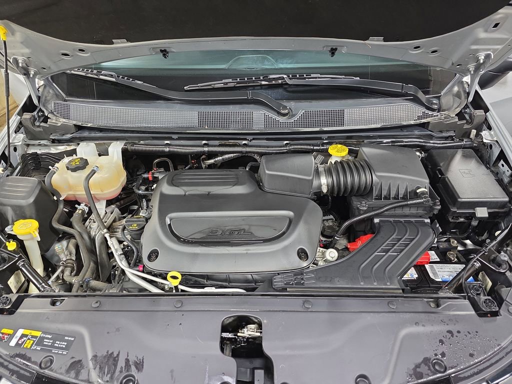 Used 2023 Chrysler Pacifica Touring-L image 31