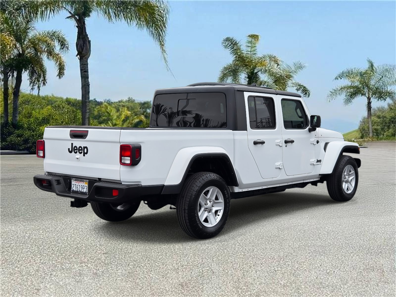 Certified 2022 Jeep Gladiator Sport AWD/4WD image 4
