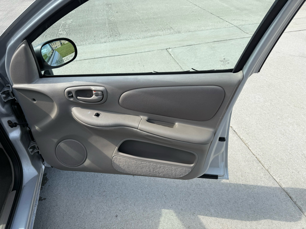 Used 2005 Dodge Neon SXT image 24