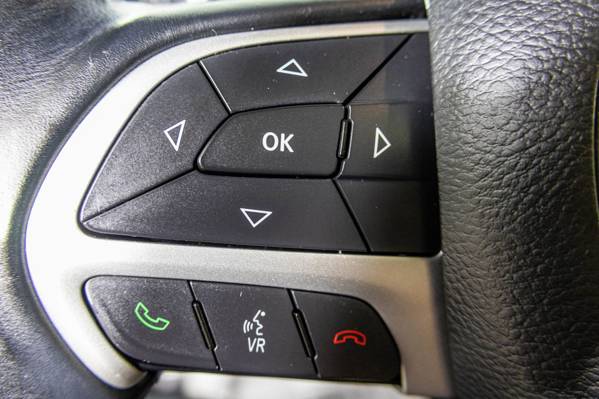 Used 2015 Dodge Challenger R/T Plus RWD image 33