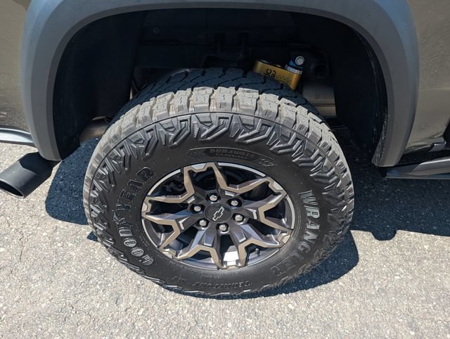 Used 2024 Chevrolet Colorado ZR2 w/ ZR2 Convenience Package III AWD/4WD image 11