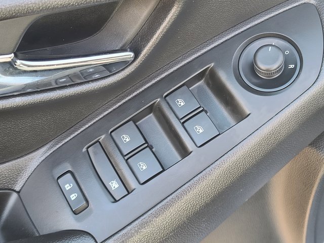 Used 2022 Chevrolet Trax LS w/ Tint and Cruise Package image 10