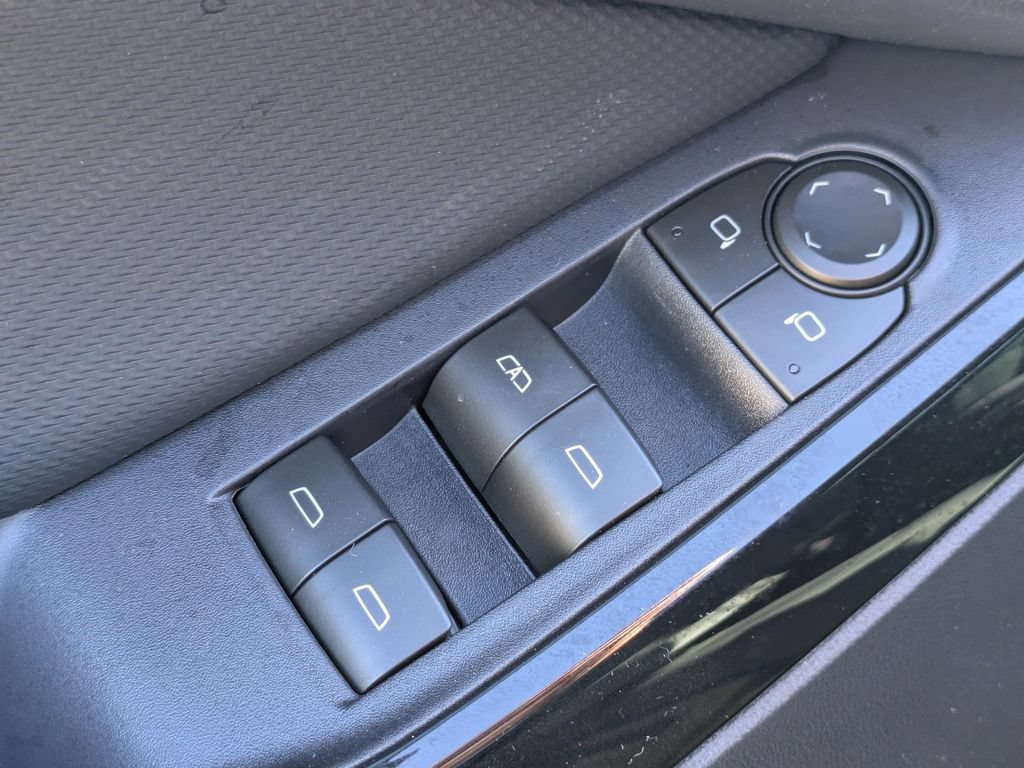 New 2026 Chevrolet Equinox LT w/ Safety and Technology Package FWD image 9