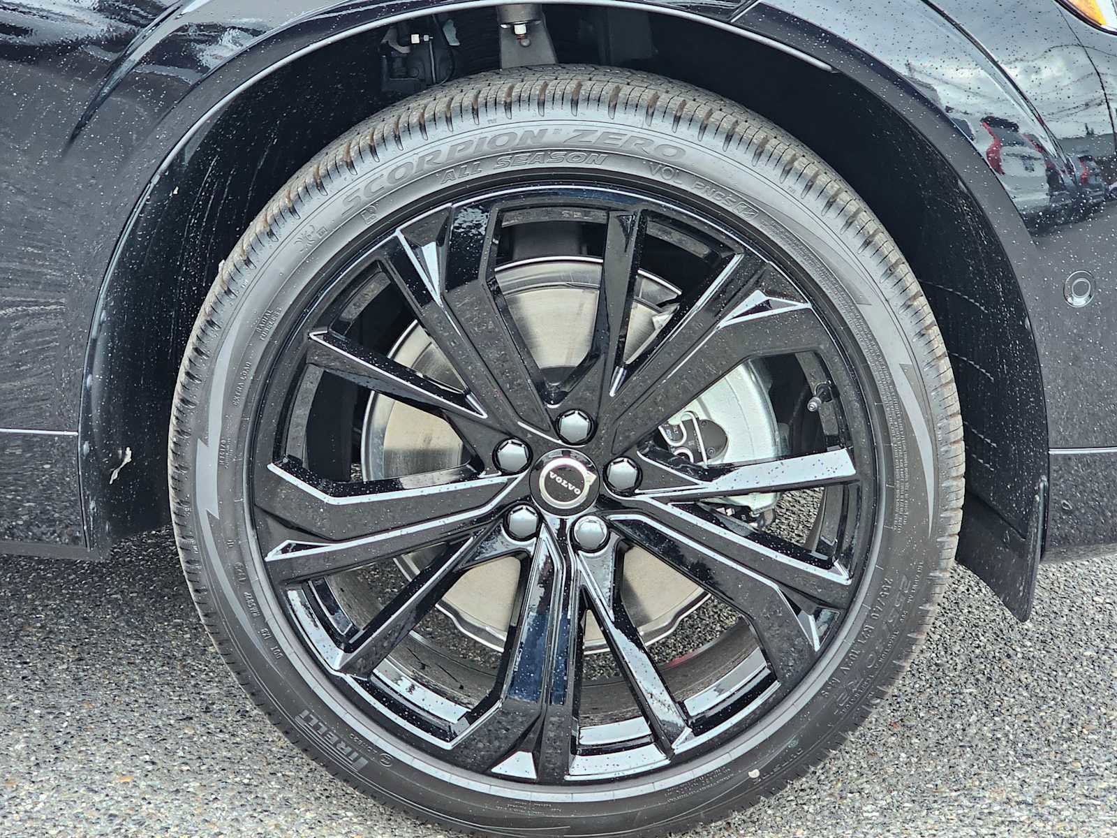 New 2026 Volvo XC60 B5 Ultra w/ Protection Package Premier image 9