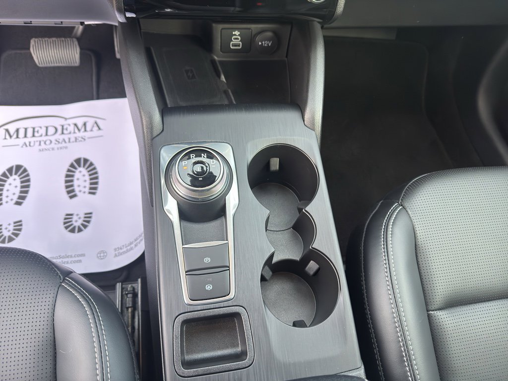 Used 2025 Ford Escape Platinum image 21