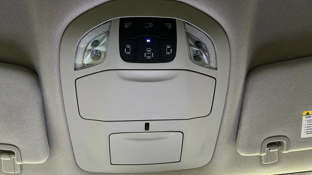 Used 2022 Chrysler Pacifica Touring-L FWD image 34