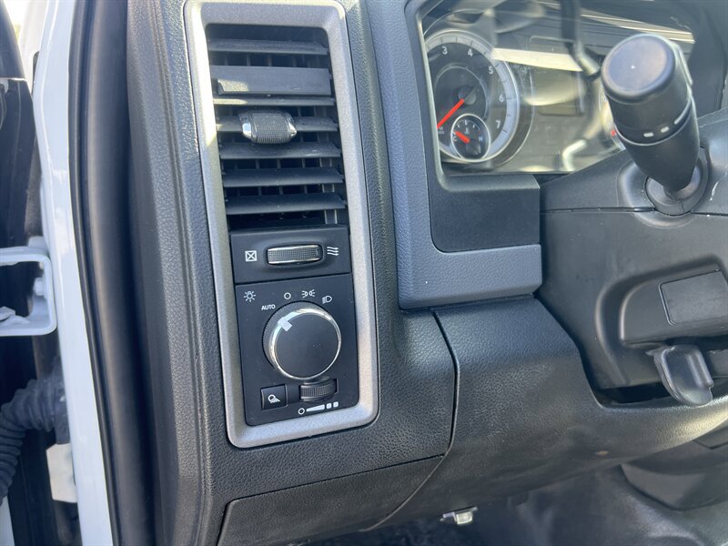 Used 2018 RAM 3500 Tradesman w/ Chrome Appearance Group image 17