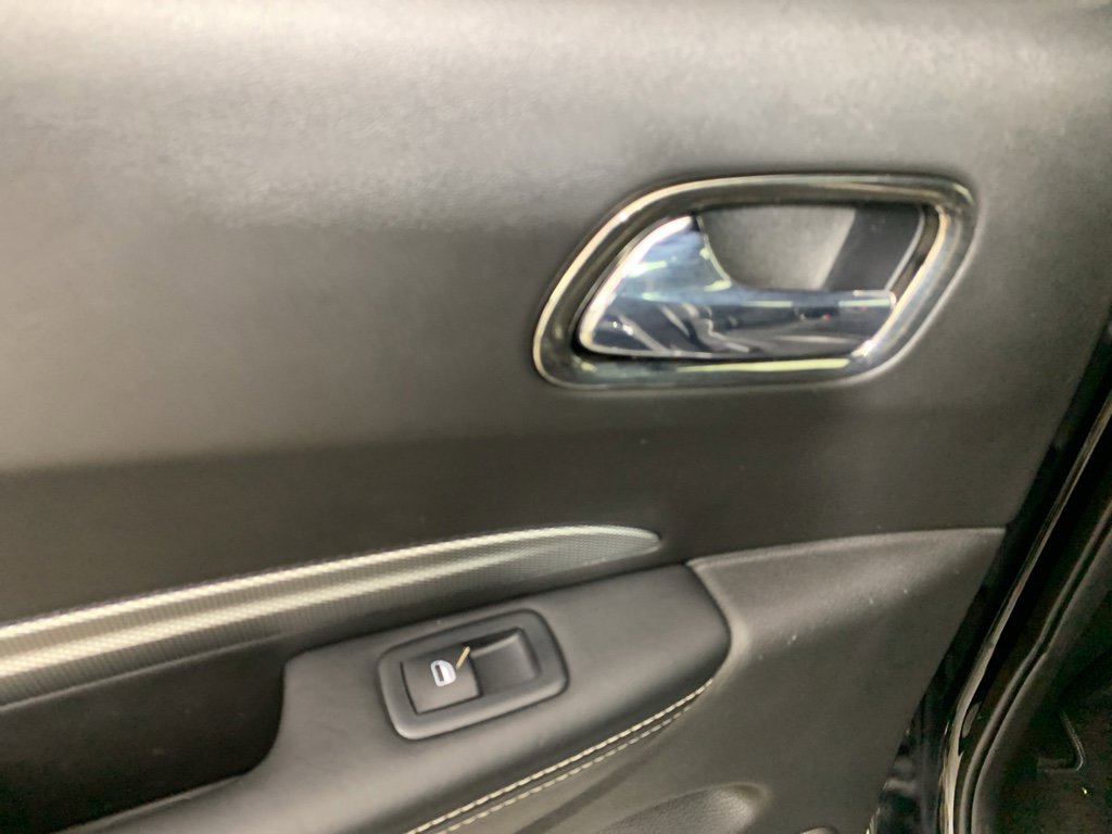 Used 2018 Dodge Durango SRT w/ SRT Interior Appearance Group image 32