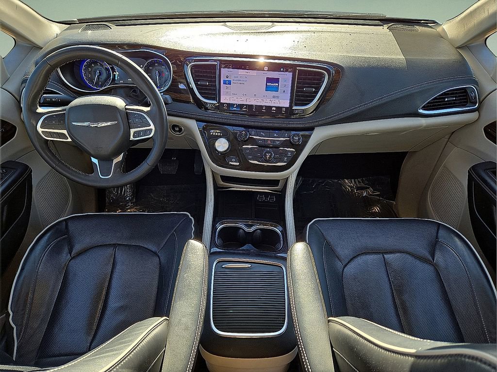 Used 2023 Chrysler Pacifica Limited image 18