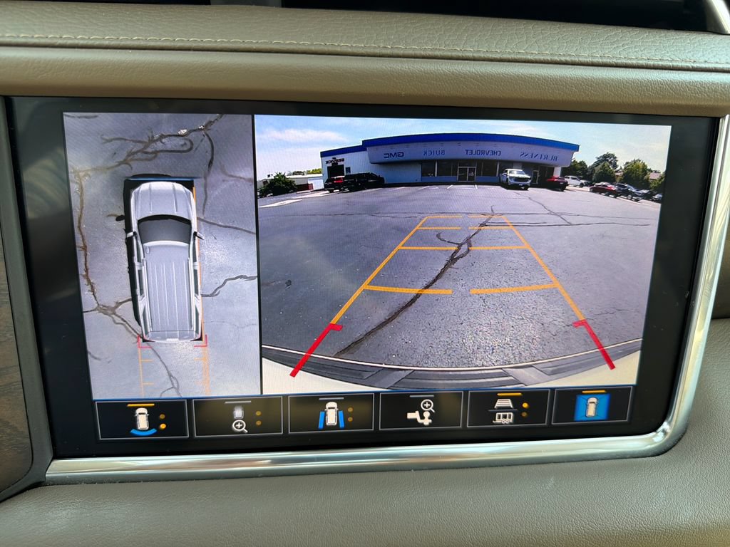 Used 2021 GMC Yukon XL Denali w/ LPO, Illumination Package AWD/4WD image 23