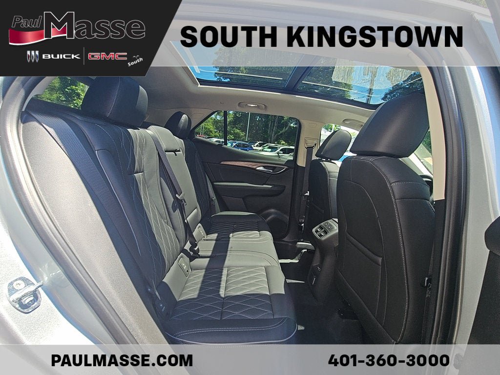 Used 2023 Buick Envision Avenir AWD/4WD image 17
